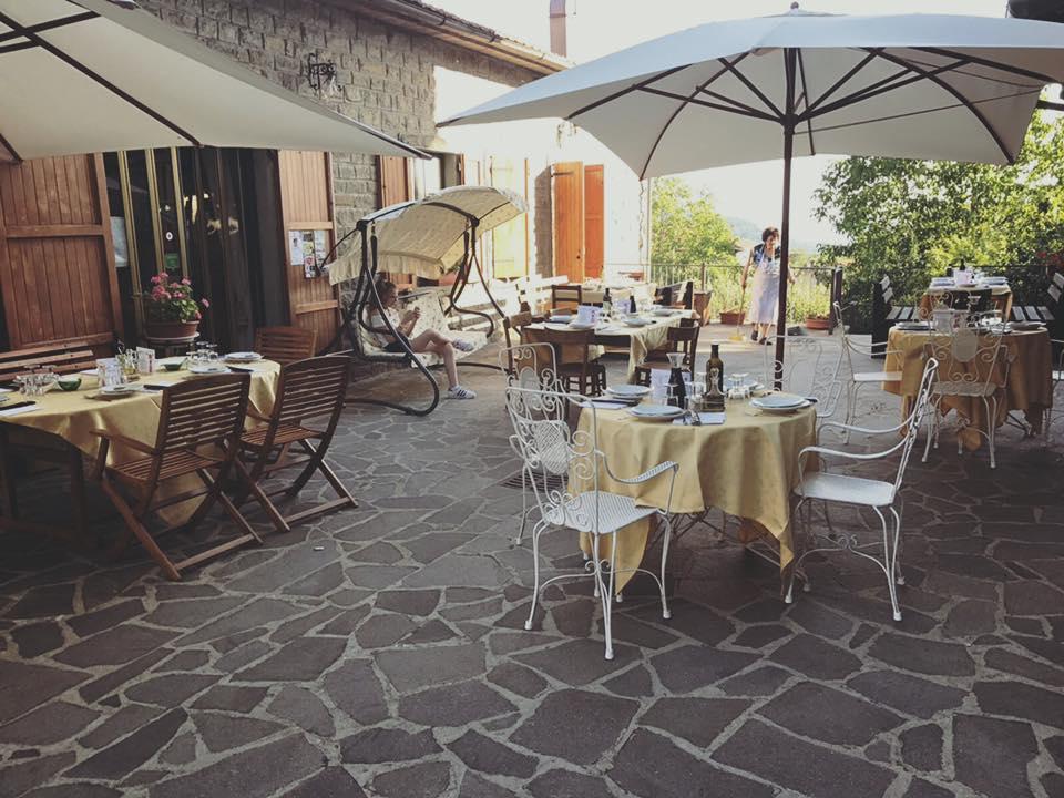Albergo Ristorante Letizia Chiusi della Verna Bagian luar foto
