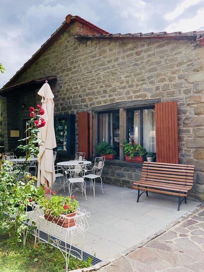 Albergo Ristorante Letizia Chiusi della Verna Bagian luar foto